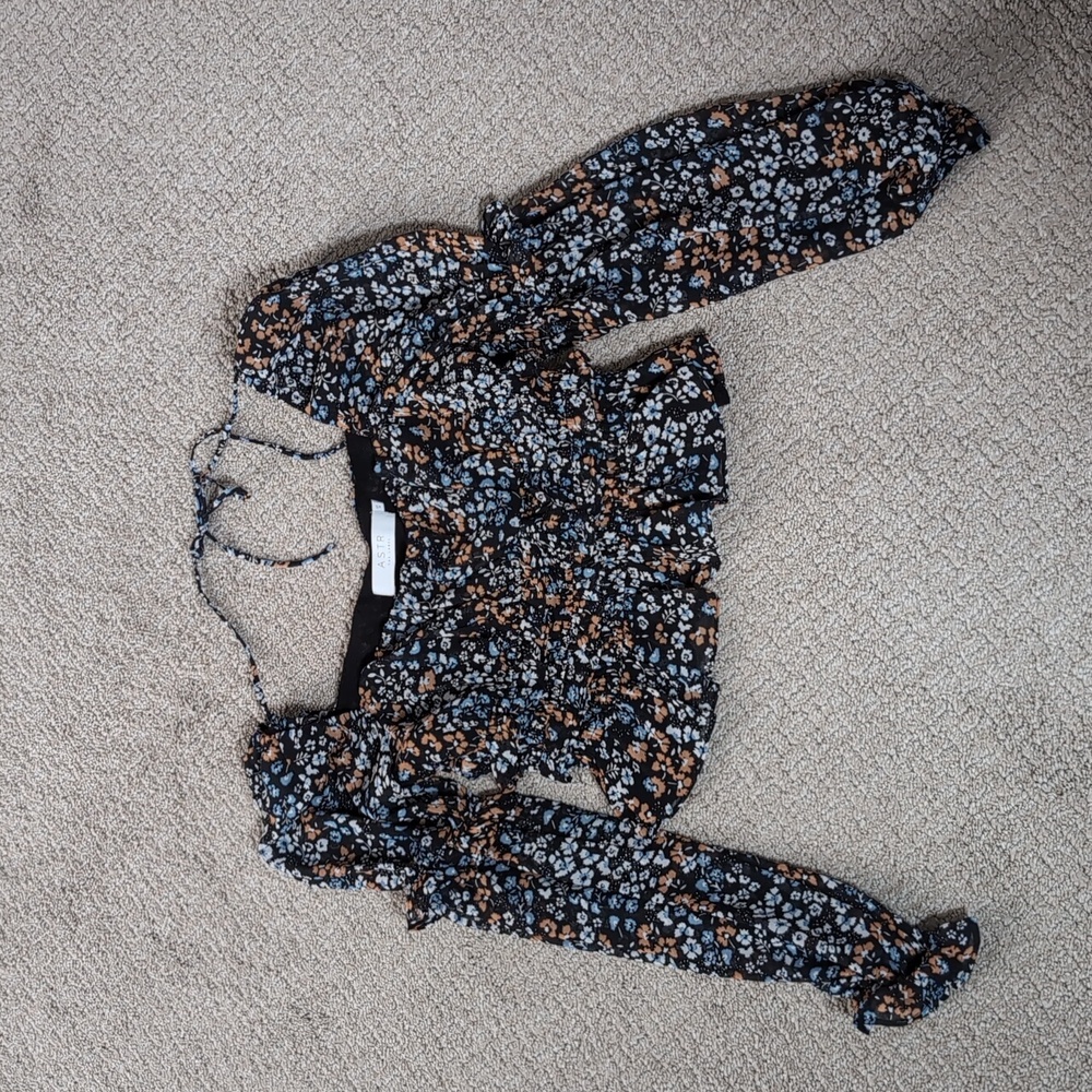 ASTR flowy crop top, size XS